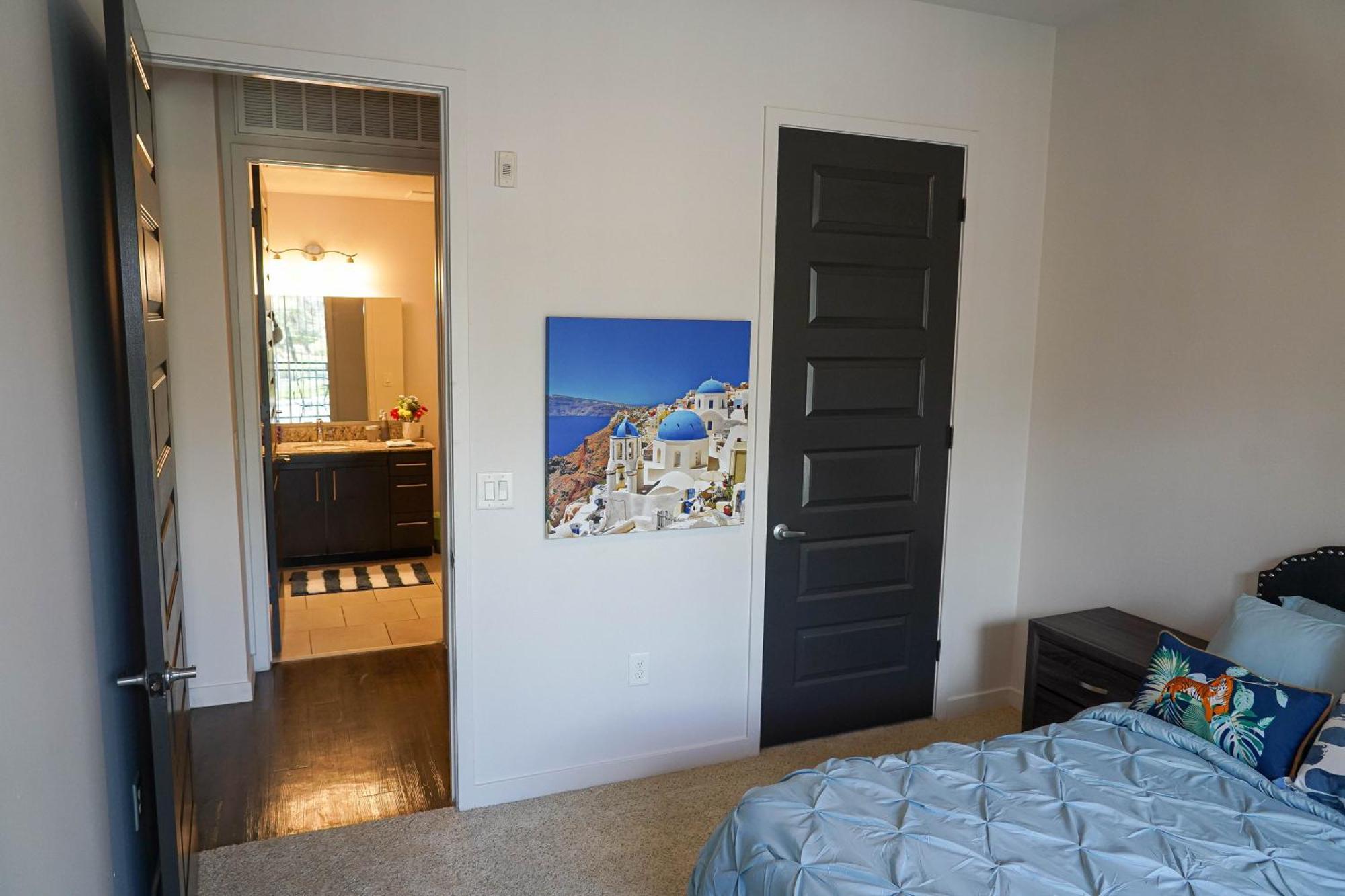 Lux 2 Bedroom In Woodland Hills Los Angeles Exterior photo